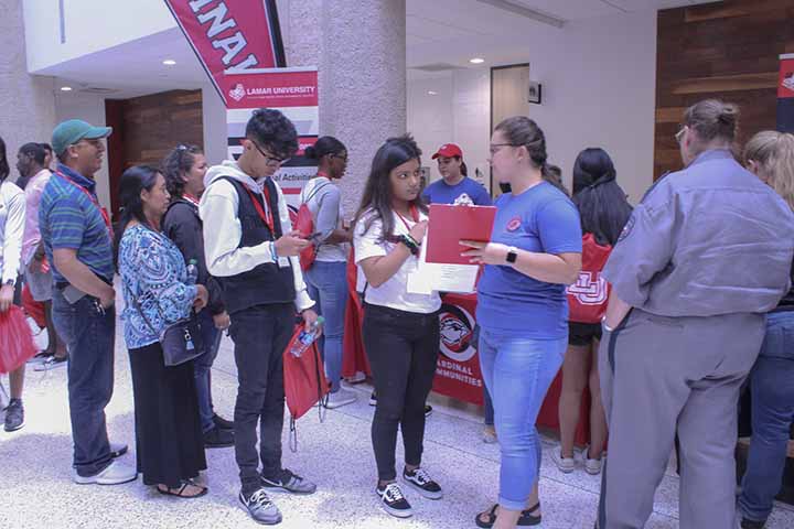 Lamar's Cardinal Communities signs up freshman