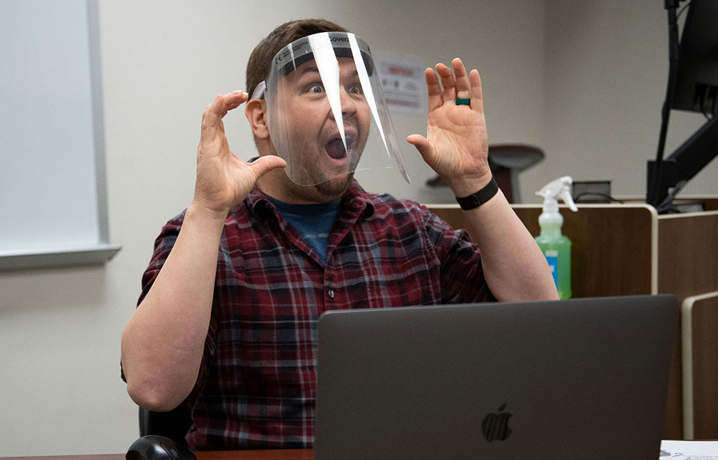 Deaf innstructor Lyman Mann teaches ASL in his classroom at Lamar University. 