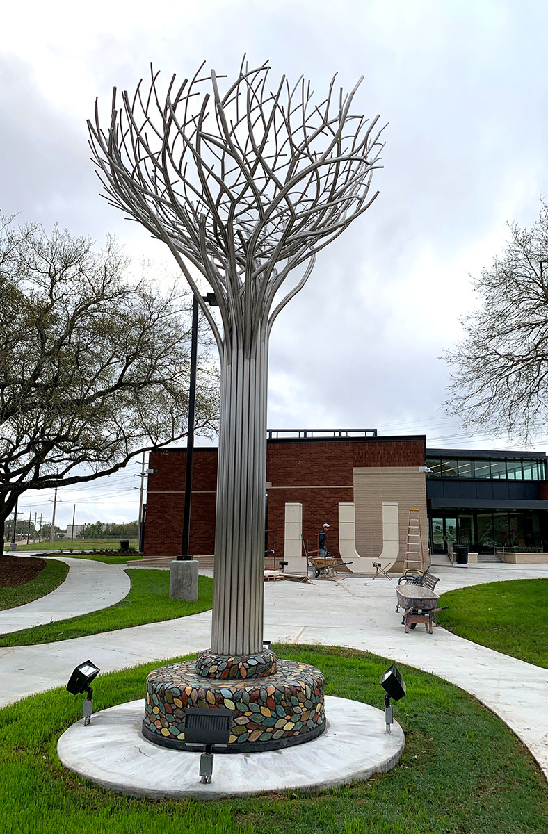 “Cardinal Column,” a sculpture by artists Carter Ernst and Paul Kitterson, stands outside LU's new Welcome Center. UP photo by Tim Cohrs