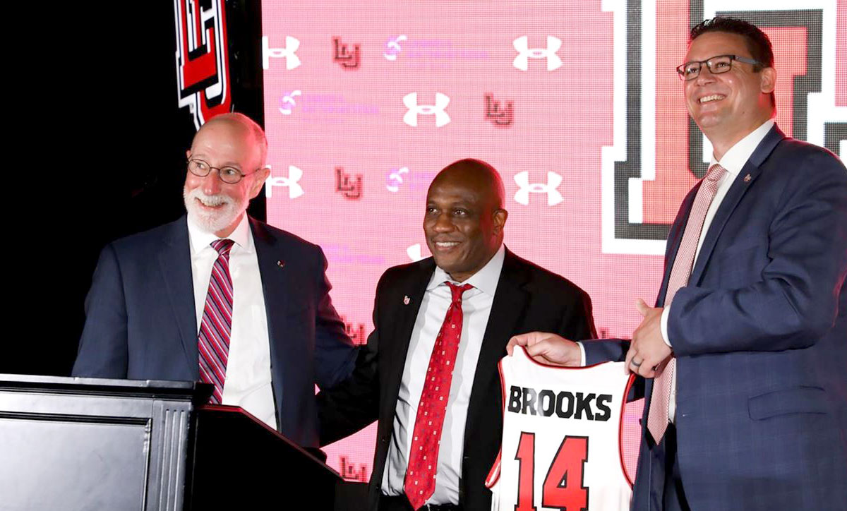 LU names Brooks new hoops coach