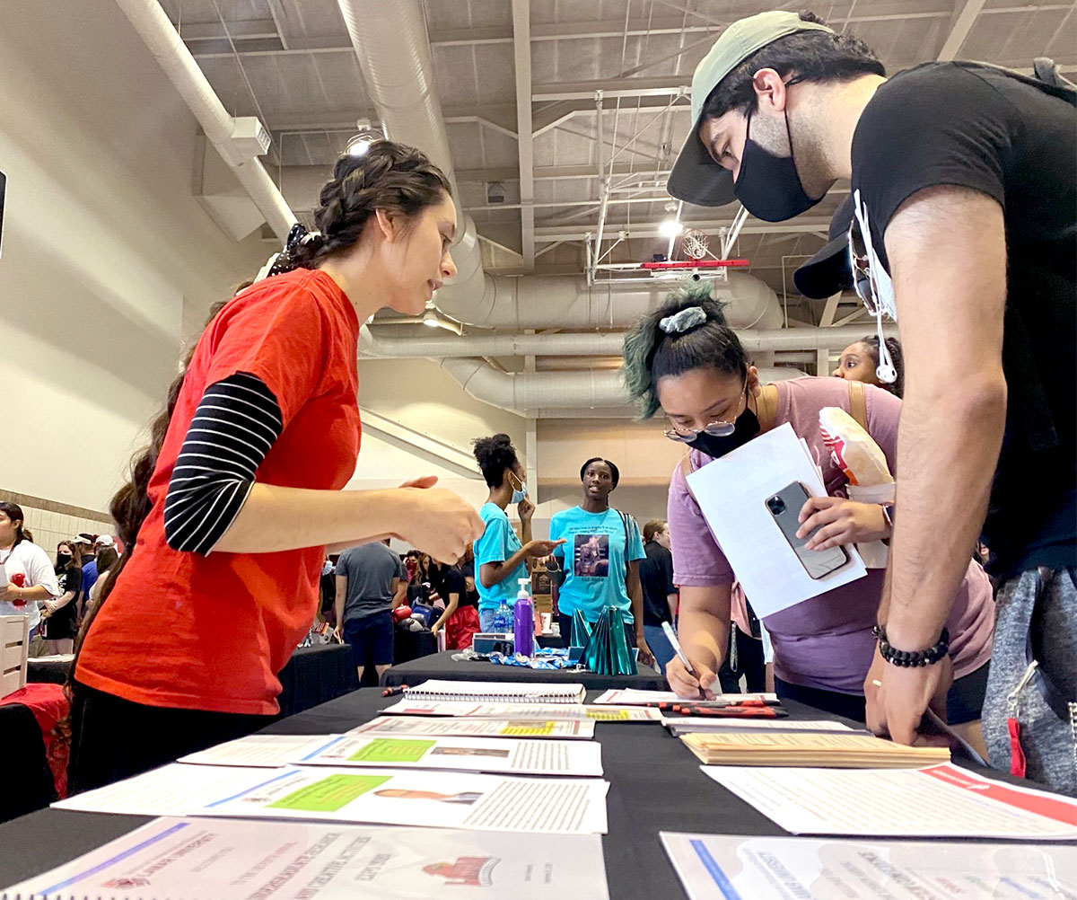 Involvement Fair recruits students to clubs, organizations