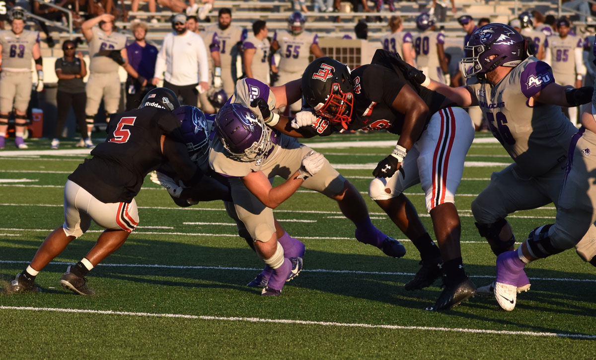 Wildcats maul Cardinals