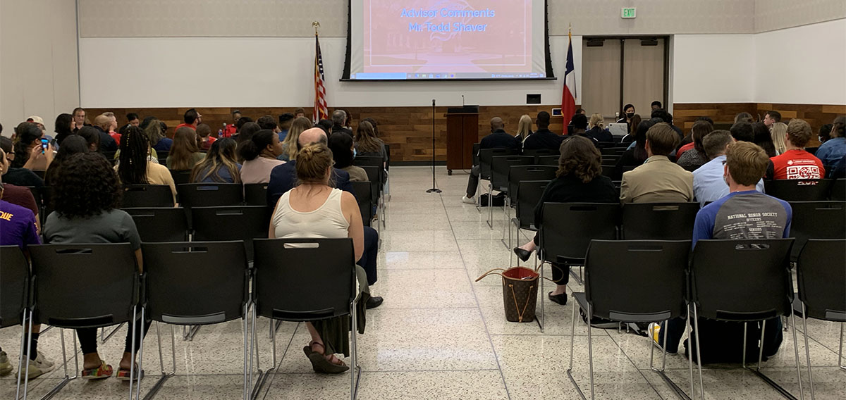 Students and administrators gathered for the monthly SGA Joint Session meeting concerning the topic of sexual misconduct on campus, Oct. 13, in the Live Oak Ballroom of the Setzer Student Center. UP photo by Olivia Malick