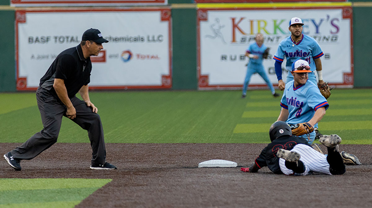 Cards stymied by Huskies in baseball action