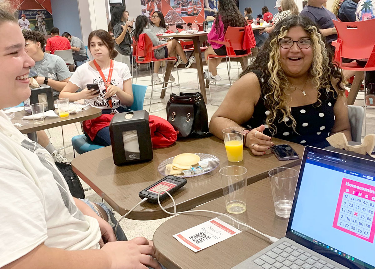 The Setzer Student Center hosted a bingo and late-night breakfast event, Sept. 28, as part og HOmecoming 2022. UP photo by Abi Patterson