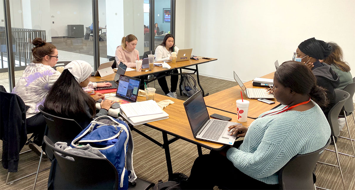 Lamar University students gather in one of the Setzer Student Center study room, Jan. 26. UP photo by Clarissa Hernandez