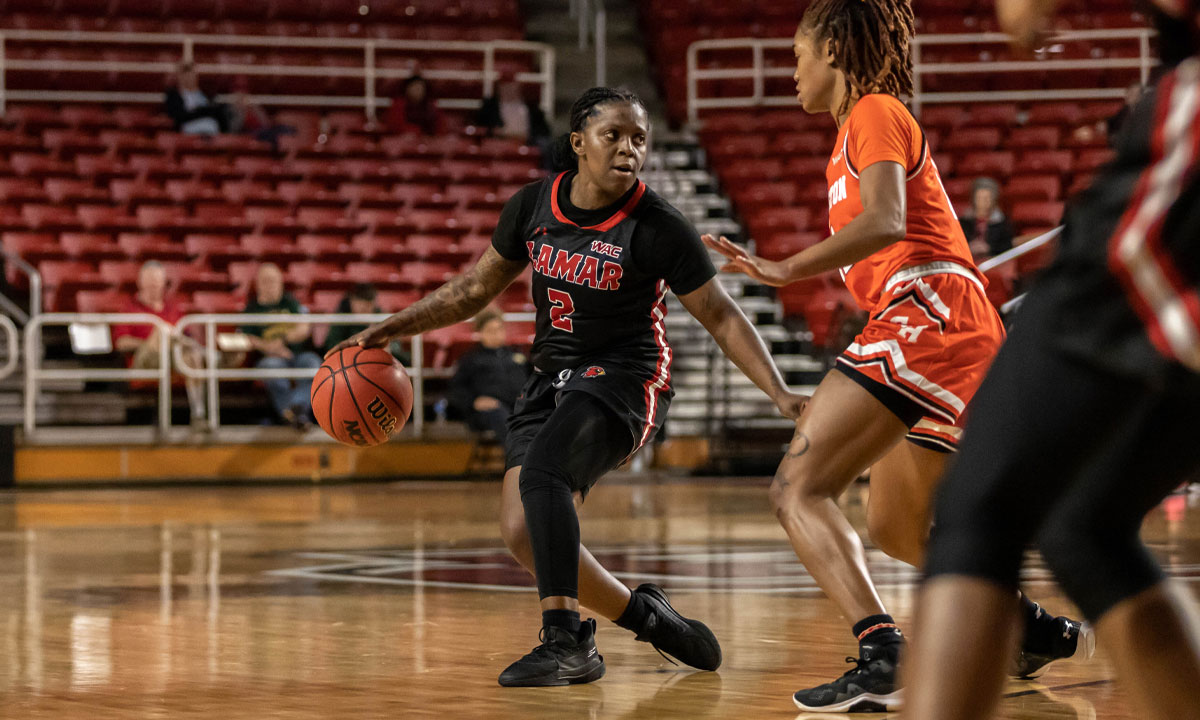 Senior guard Angel Hastings started her first career game for the Cardinals, scoring 10 points in the contest. Photo Credit: Brian Quijada.