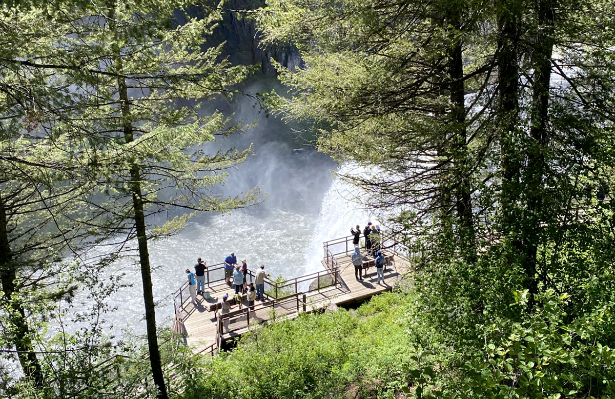 The viewing point for the Upper Mesa Falls.