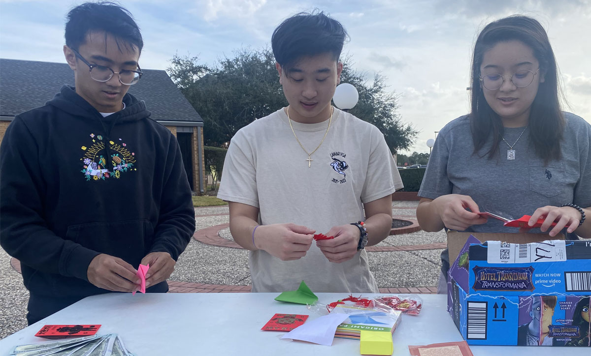 VSA SASE organizes first Asian Night Market at LU