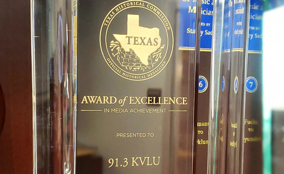 KVLU earns Texas Historical Commission award 