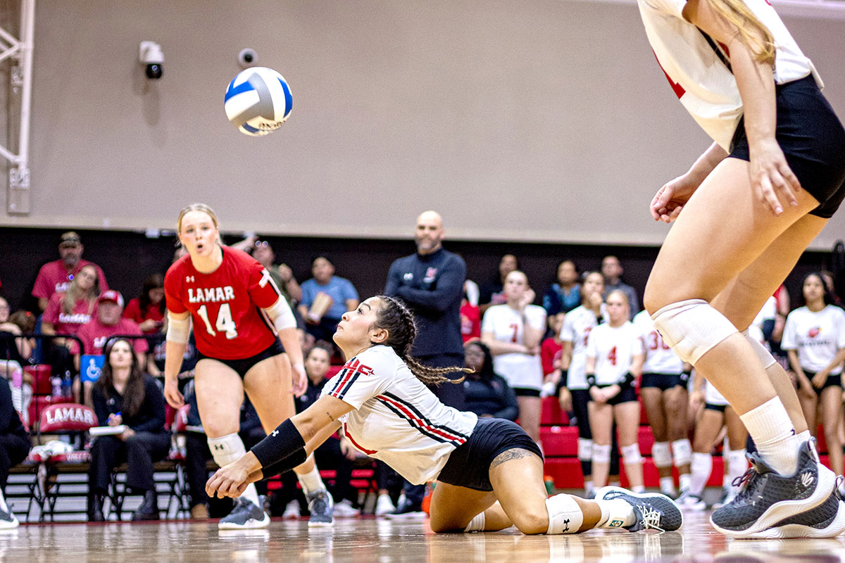 Cards sweep Privateers in SLC action