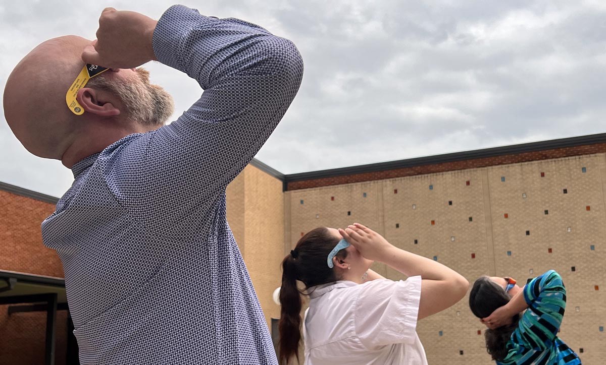 LU students witness solar eclipse