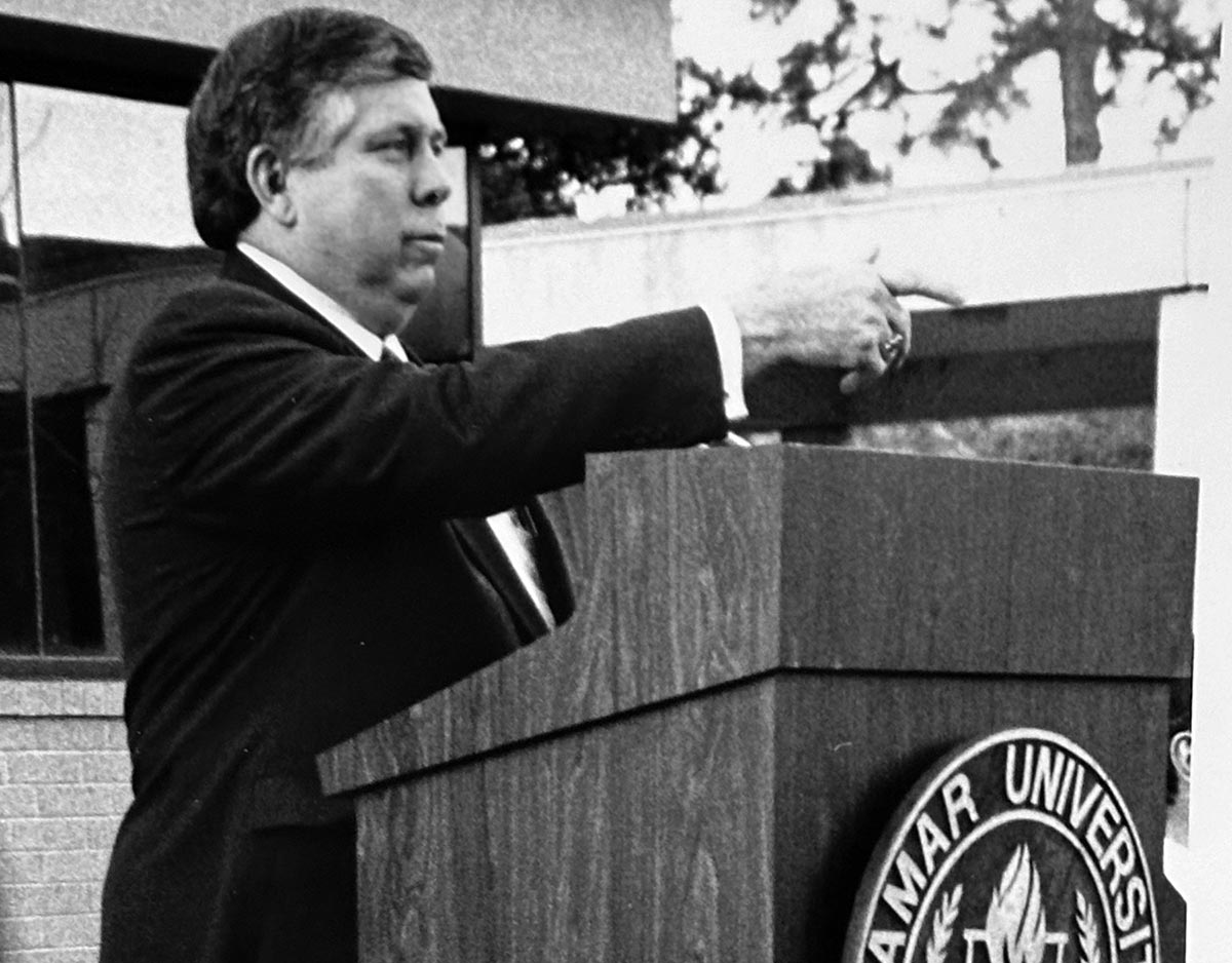 State Senator Carl Parker addresses the crowd during a ceremony naming a building on the Lamar University campus in his honor, Jan. 25, 1992. UP file photo.