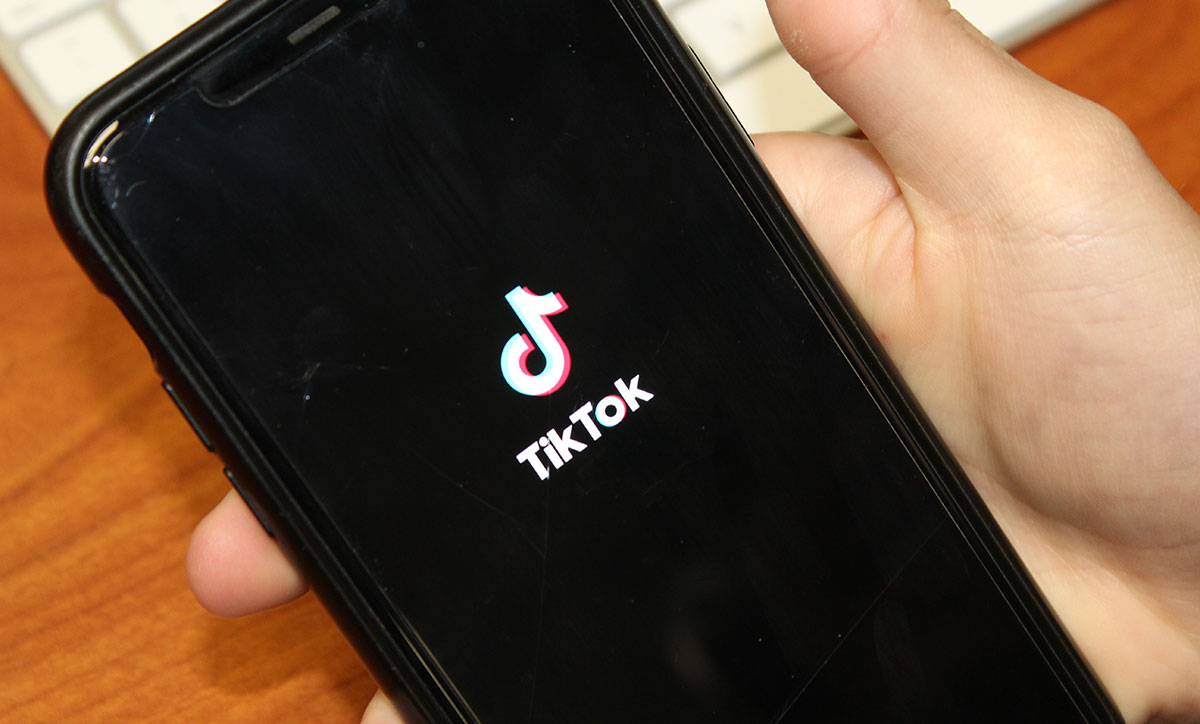 Trump delays TikTok shutdown