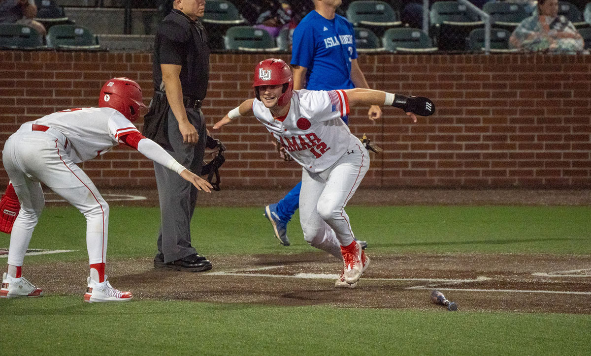 LU shutout TAMUCC 8-0 for sweep