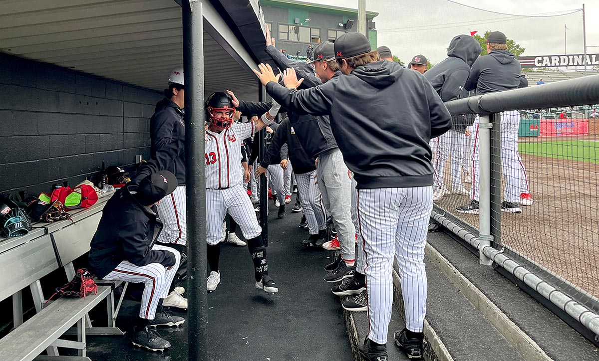 Cards split doubleheader against UTA