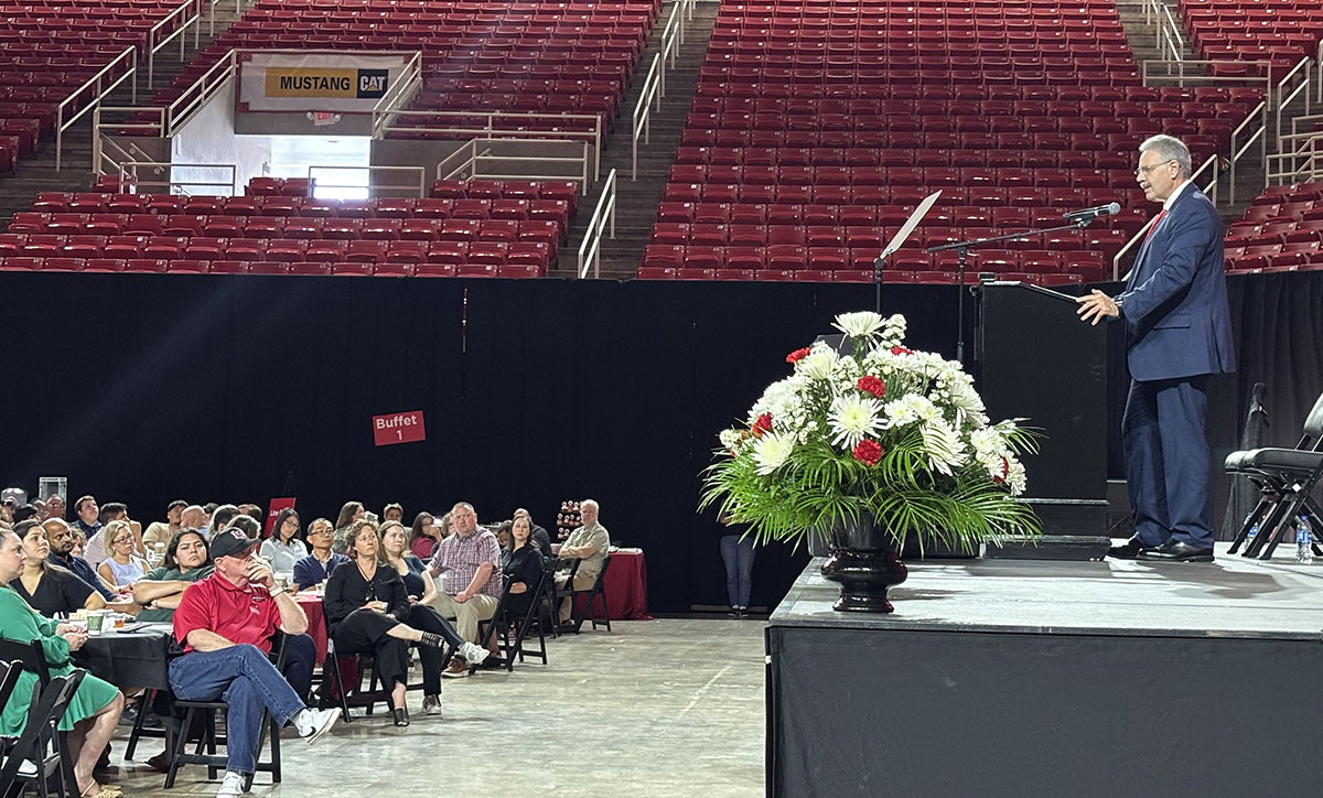 Taylor kicks off school year with convocation 