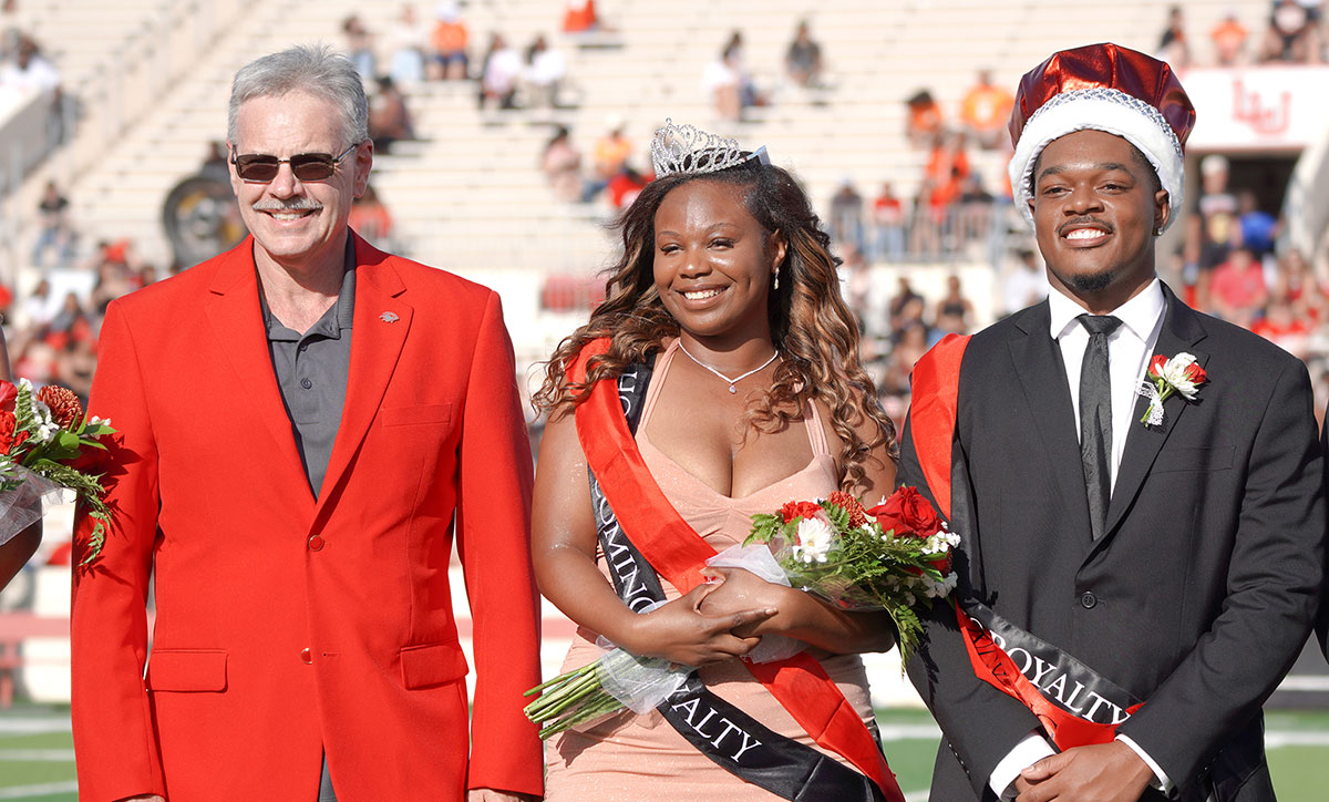 Sheffield, Hickman crowned Homecoming King and Queen