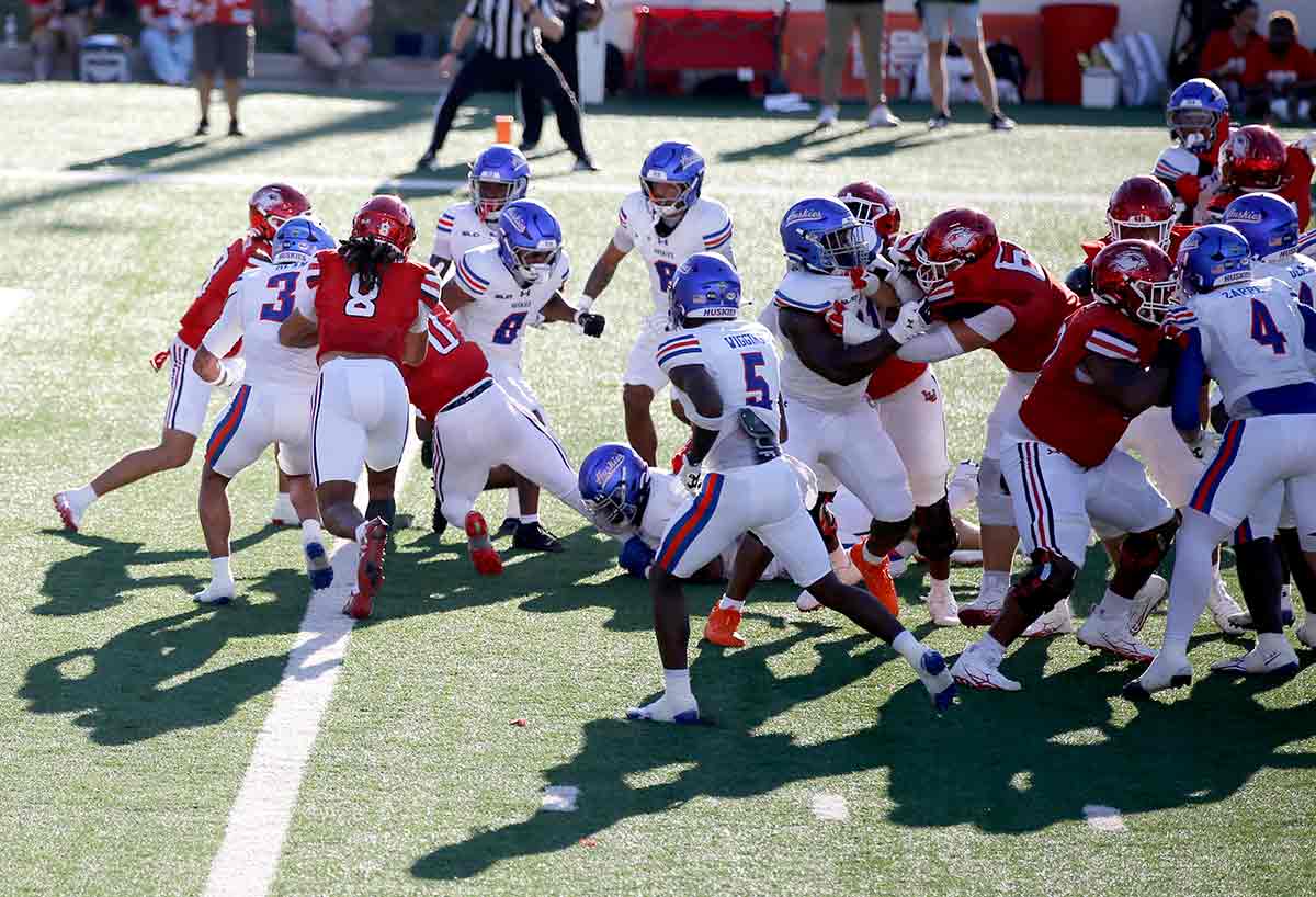 LU shuts down HCU for Homecoming victory